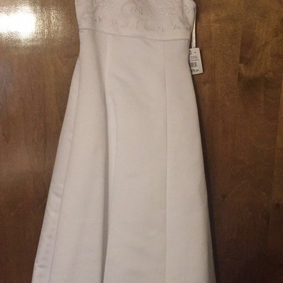NWT... Gloria Vanderbilt wedding dress size 18 - Picture 3 of 8
